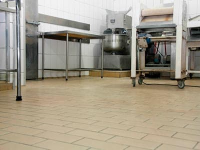 Piso cerâmico industrial aplicado — foto 11