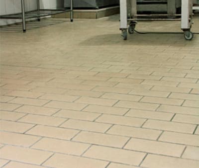 Piso cerâmico industrial aplicado — foto 18